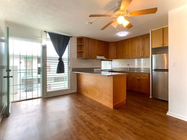 Building Photo - 3340 Campbell Ave