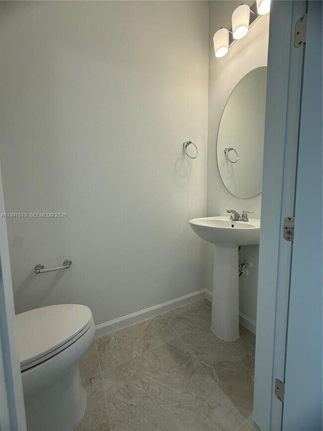 Building Photo - 4286 Effendi Dr