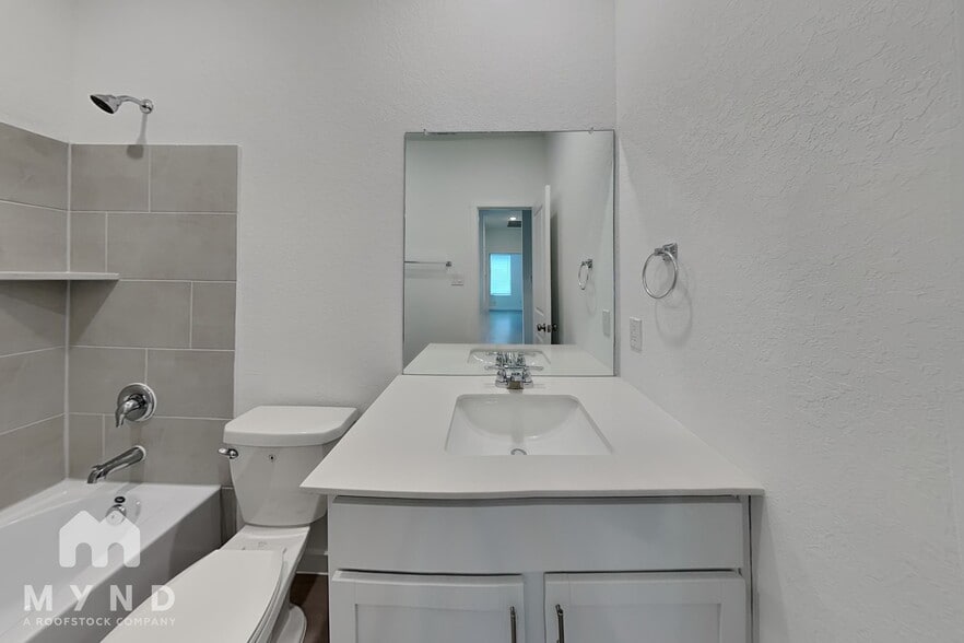 Building Photo - 10559 Ysasmendi Rdg