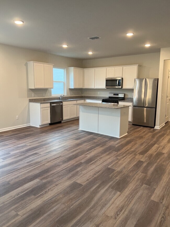 Building Photo - 293 W Bradford Pointe Drive FOR RENT!