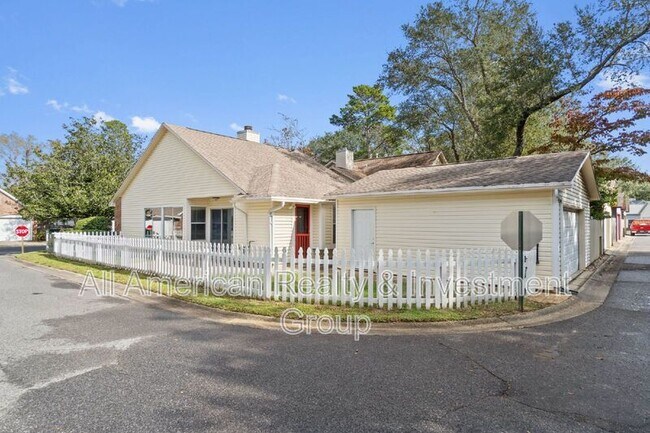 Building Photo - 110 Parkwood Dr