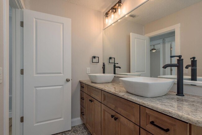 Building Photo - 4246 Marine Pkwy