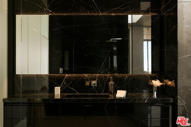 Building Photo - 1536 Blue Jay Way