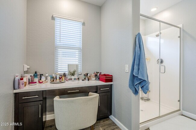 Building Photo - 9935 E Thornbush Ave