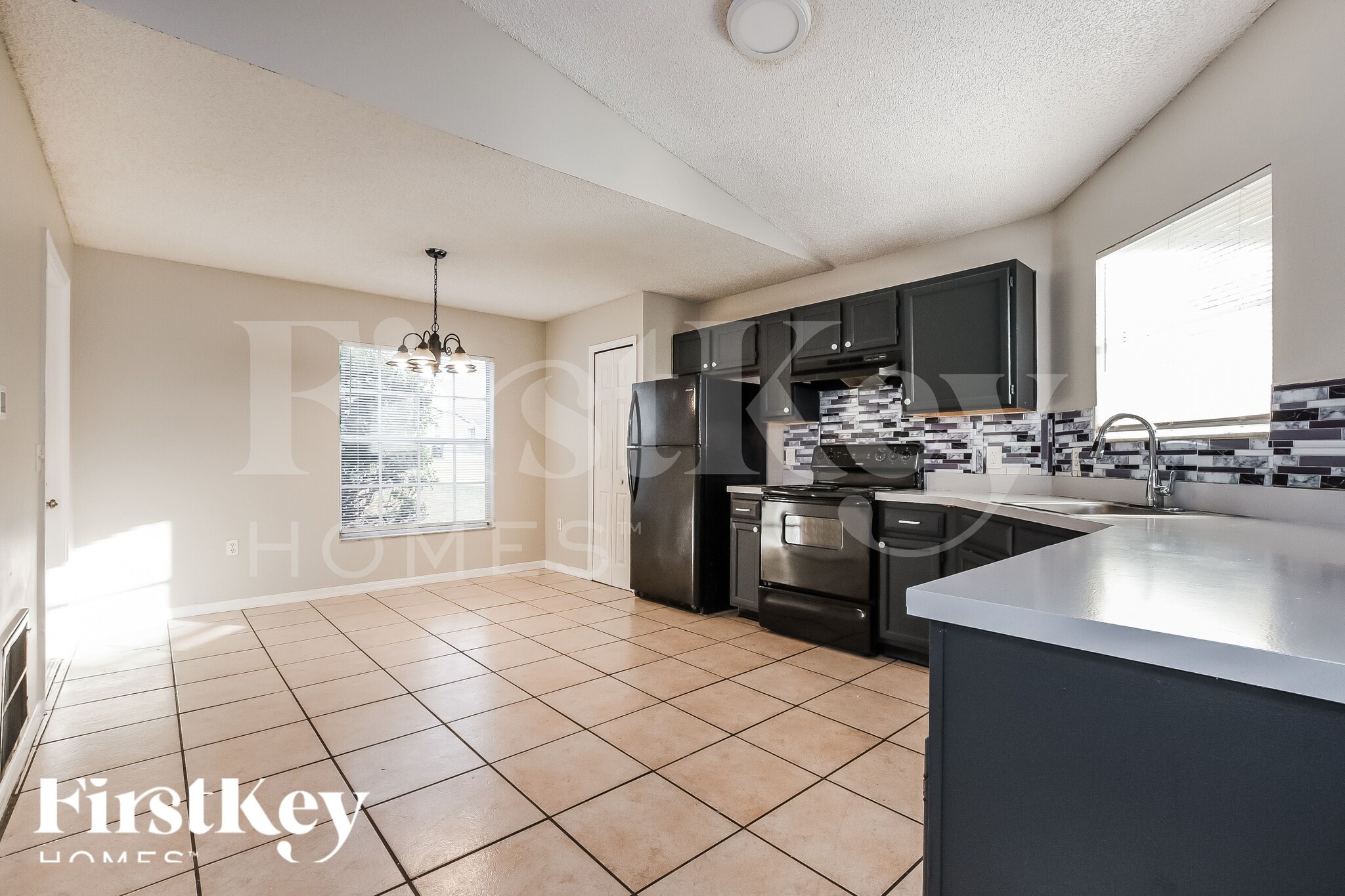 Building Photo - 7432 Little Pond Ct