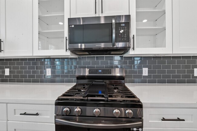 Building Photo - 8458 Berry Green Ln