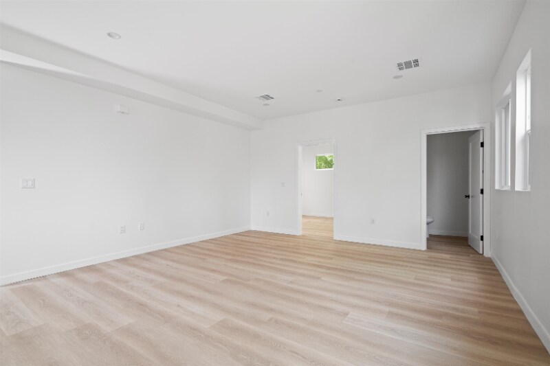 Building Photo - 1844 Stoner Ave