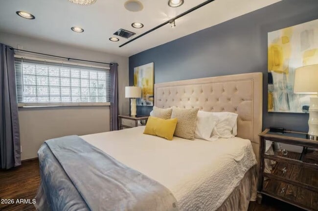 Building Photo - 6961 E 1st St