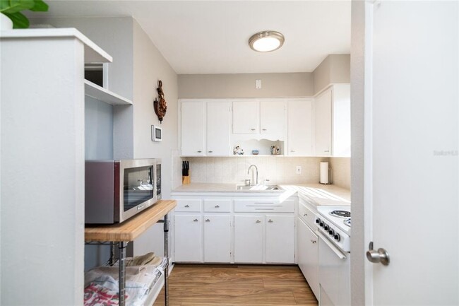 Building Photo - 5434 9th Ave N