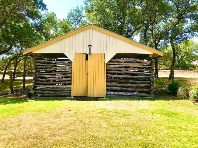 Building Photo - 3209 Crosswind Dr