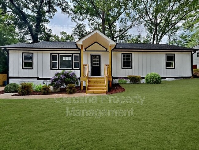 Building Photo - 2633 Brentwood Pl
