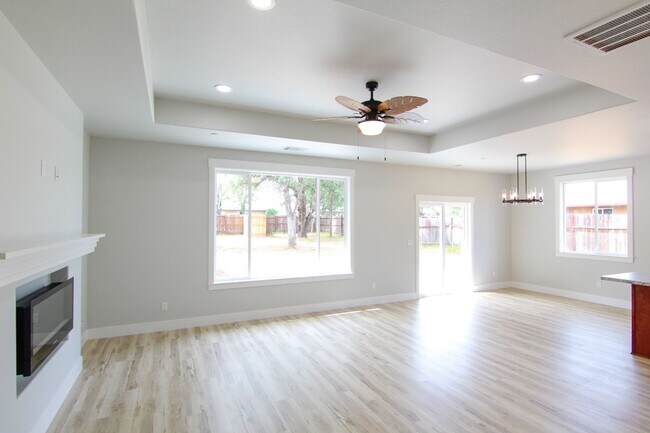 Building Photo - New Construction Home for Rent in Redding CA | Solar, Fenced Yard, 2 Car Garage