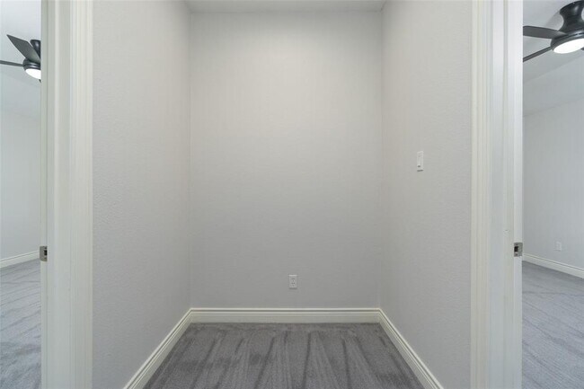 Building Photo - 853 Coastal Ct