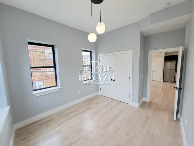 Building Photo - 179 Van Buren St