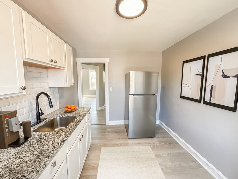 Building Photo - 4358 Shamrock Ave