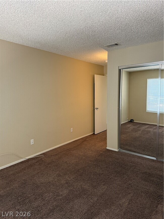 Building Photo - 7100 W Pirates Cove Rd