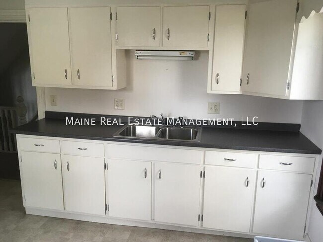 Primary Photo - 699-701 Main St. Apt-2