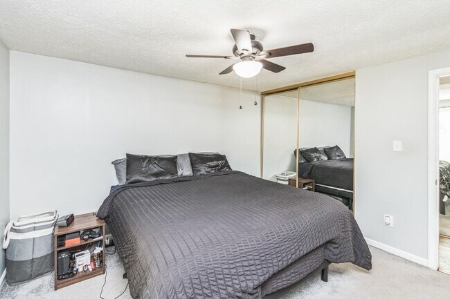 Building Photo - 15337 Edgehill Dr
