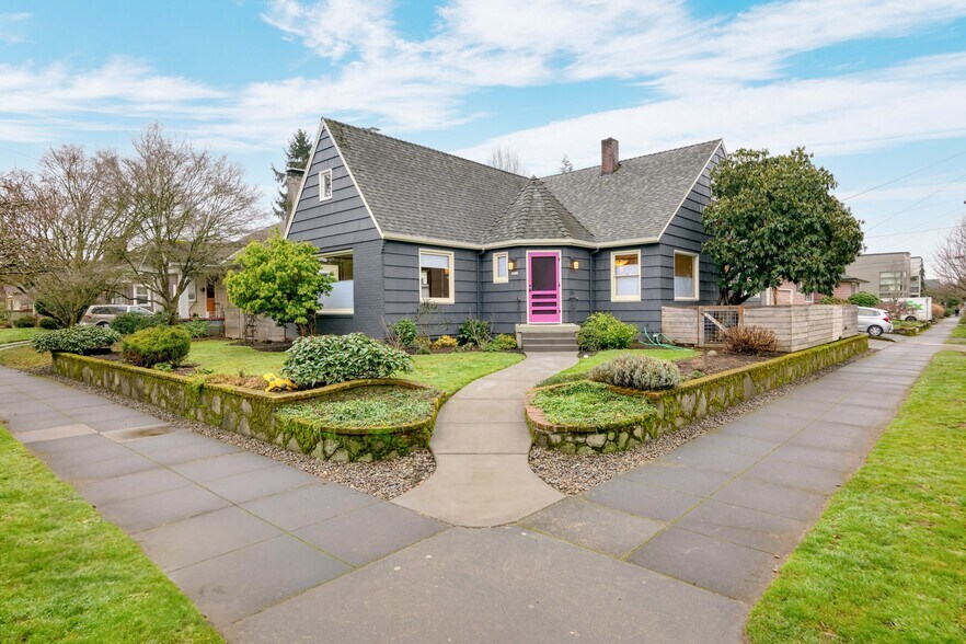 Primary Photo - 3837 NE 17th Ave