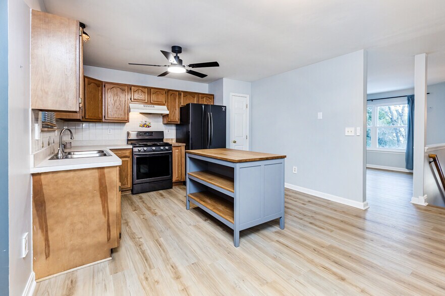 Building Photo - 6571 11th St