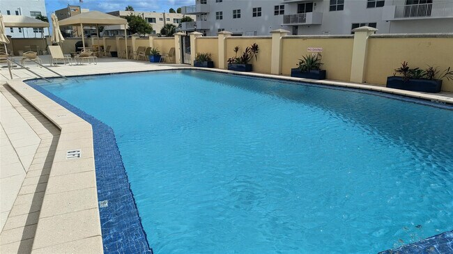 Building Photo - 1501 S Ocean Dr