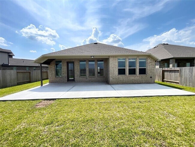 Building Photo - 2243 Rustboro Dr