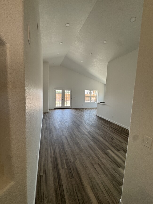 Building Photo - 2709 W Onyx St