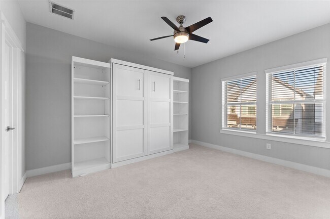 Building Photo - 817 Kamano Ave