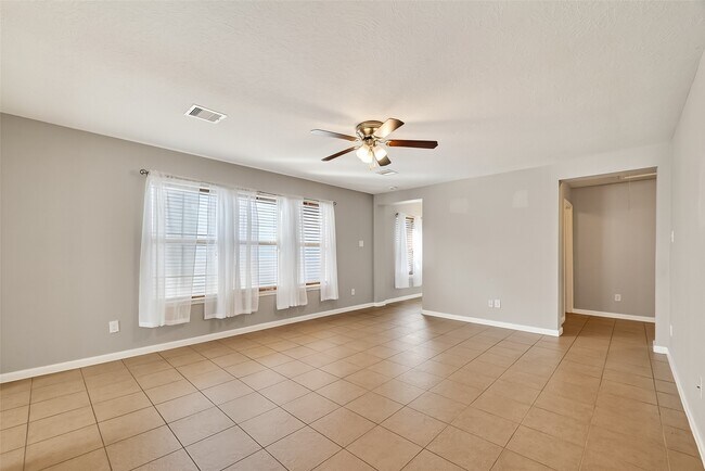 Building Photo - 2614 Skyview Crest Ct