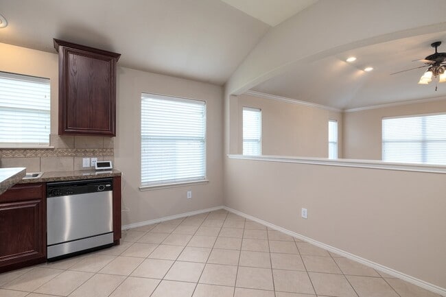 Building Photo - 6237 Chalk Hollow Dr