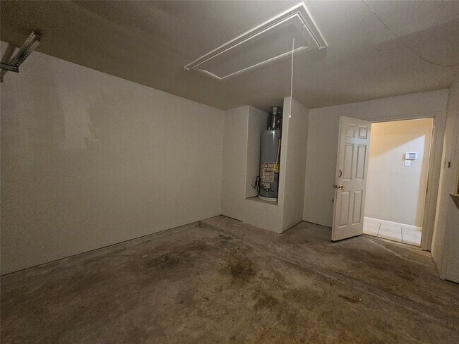 Building Photo - 23506 Hidden Maple Dr