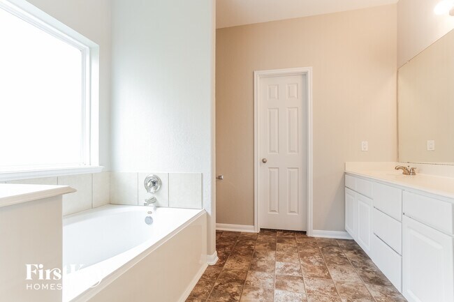 Building Photo - 5310 Espuela Ln
