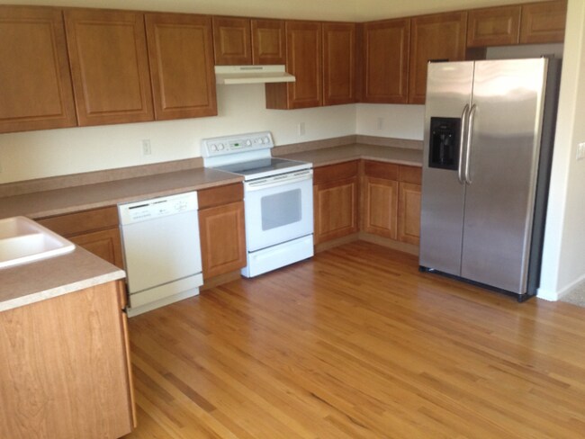 Building Photo - 4979 Butterfield Dr