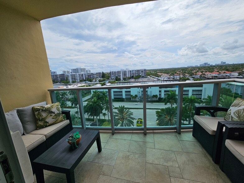 Building Photo - 2501 S Ocean Dr