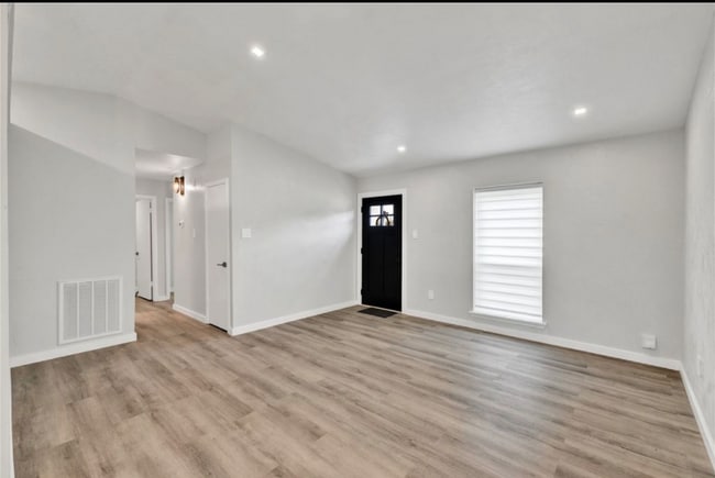 Building Photo - 2308 Foxcroft Ln