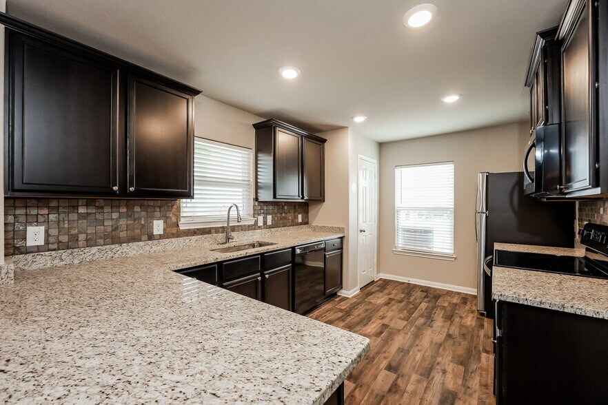 Building Photo - 11703 Viney Pass