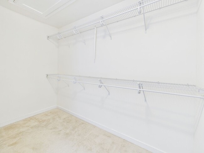 Building Photo - 6600 Wy Pt Dr