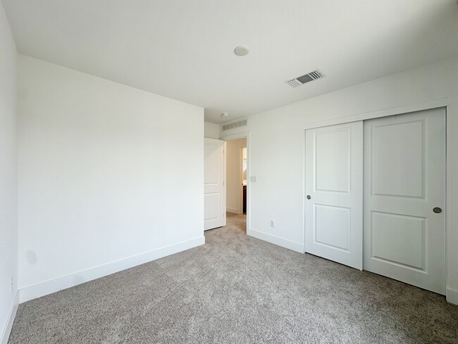 Building Photo - 8044 Texas Hls St