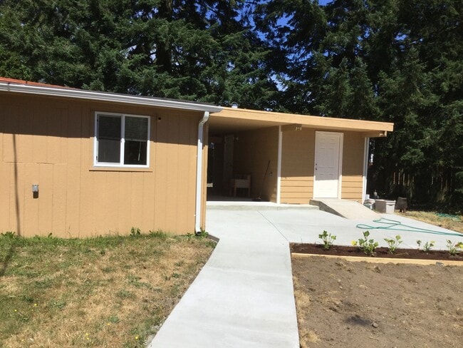 Primary Photo - Charming 2-Bedroom Home in Prime Pecks Dri...