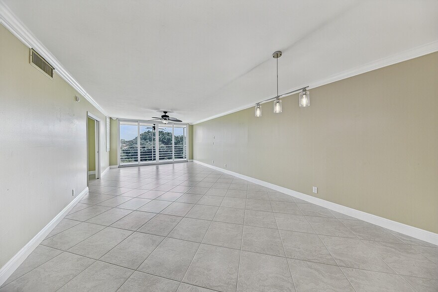 Building Photo - 4000 Cypress Grove Way