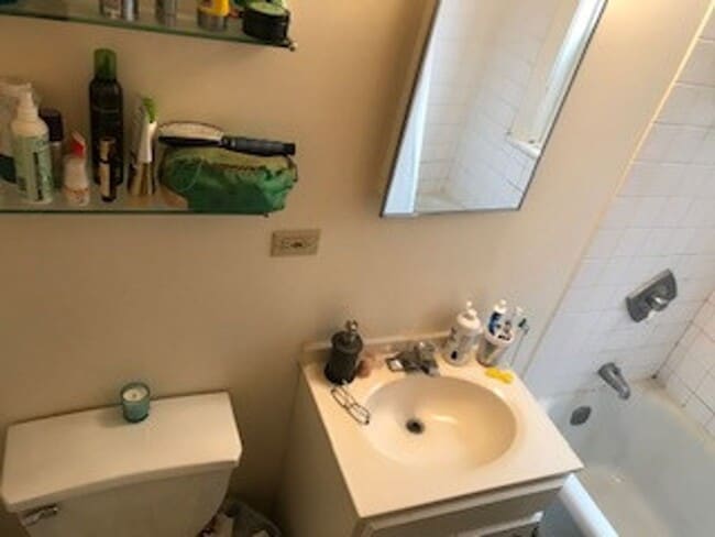 Building Photo - Lincoln Square 2 Bedroom