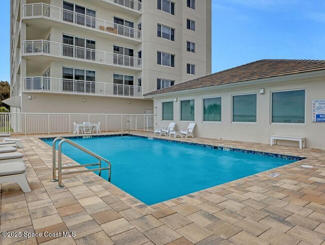 Building Photo - 1435 S Harbor City Blvd