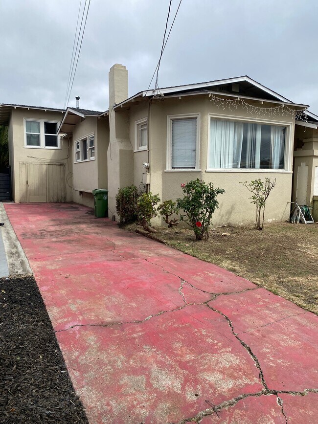 Primary Photo - 2461 68th Ave