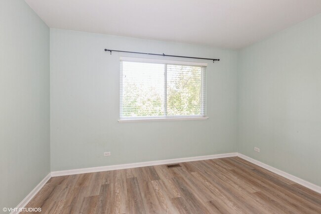Building Photo - 2215 Stoughton Dr