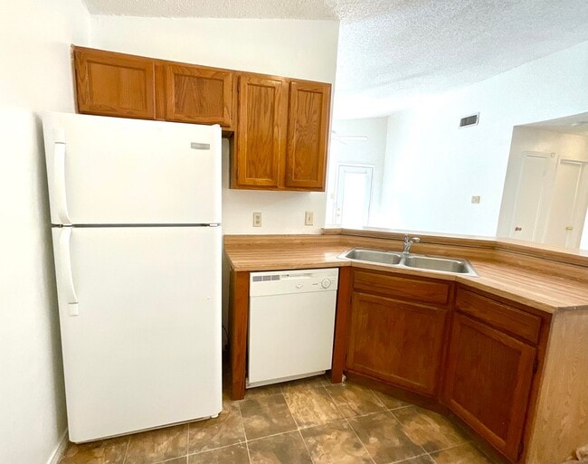 Building Photo - 2-Bedroom Duplex Near Highway 78- Pet-Friendly with Fenced Yard! SECTION 8 ACCEPTED