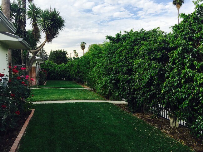 Building Photo - 263 N Florence St