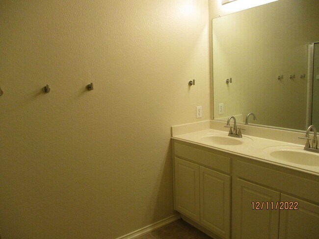 Building Photo - 5144 Waterview Ct