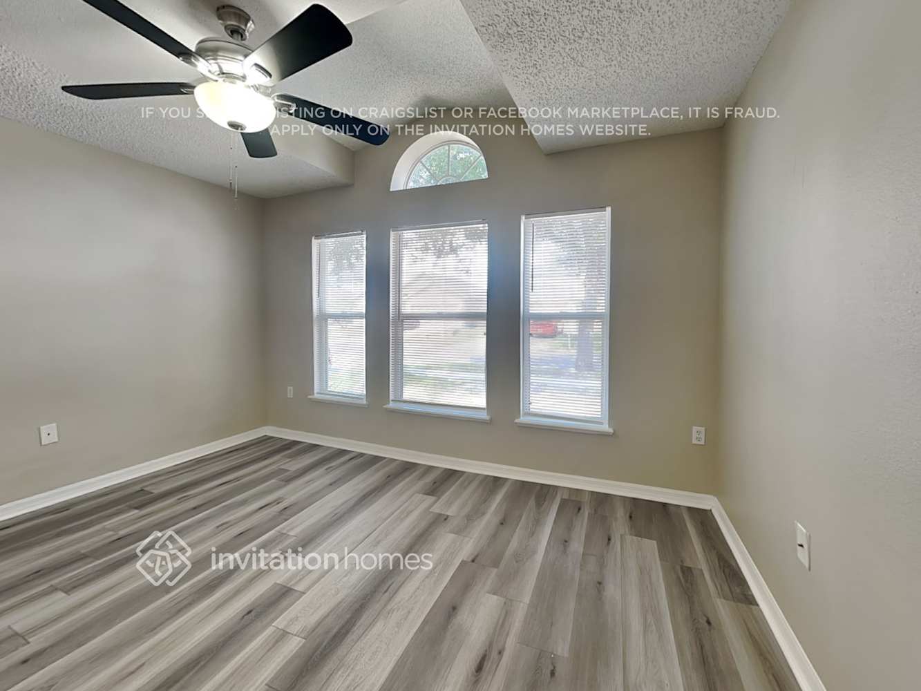 Building Photo - 12636 Lake Vista Dr