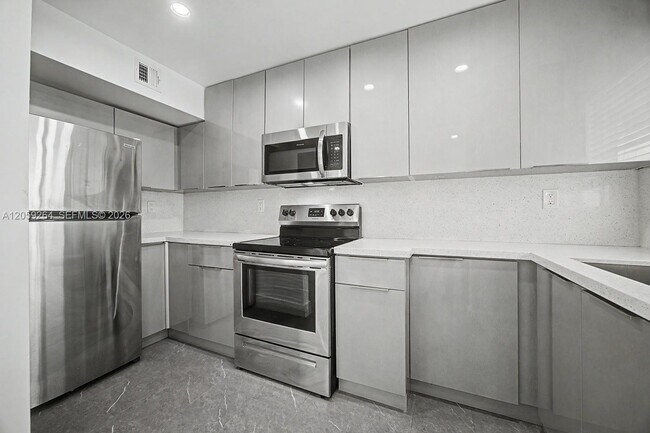 Building Photo - 8466 NW 4th Ct