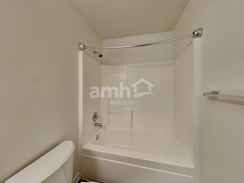 Building Photo - 117 Eagleston Ln